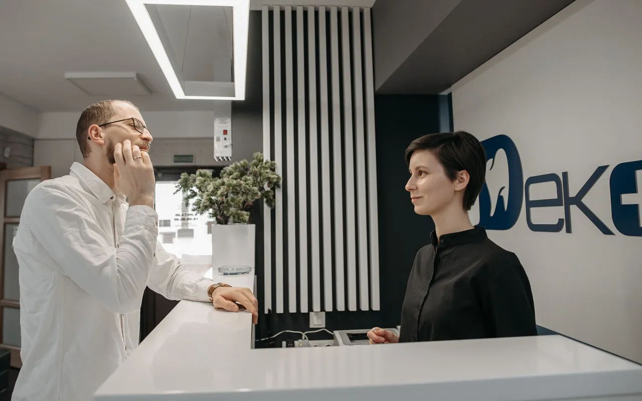 Mal de dents la nuit : l'erreur que font la plupart des gens avant d'appeler le dentiste